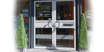bezoek-onze-winkel-met-gratis-parkeren-op-eigen-terrein