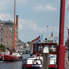 de-Oude-Rijn-watersport-en-gezelligheid-dwars-door-Bodegraven